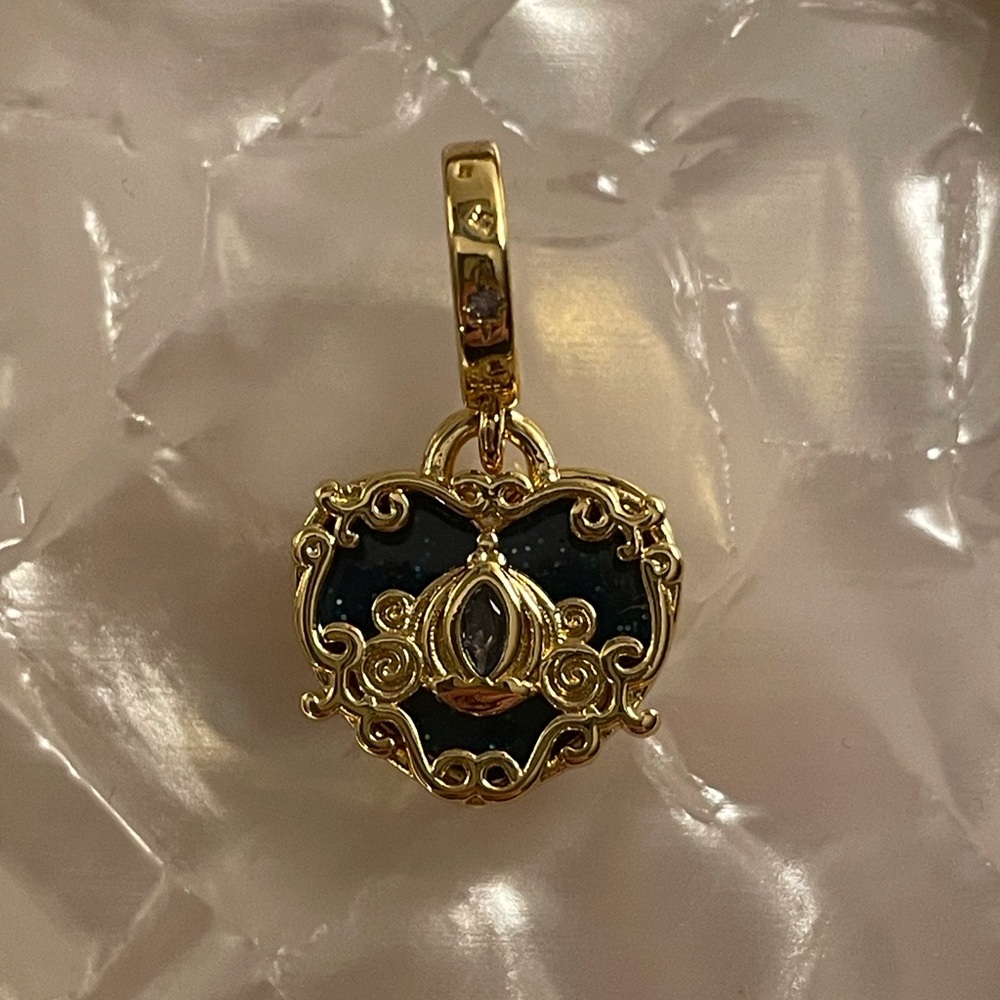 Bracelet Charm Heart & Fairytale Carriage Double Dangle